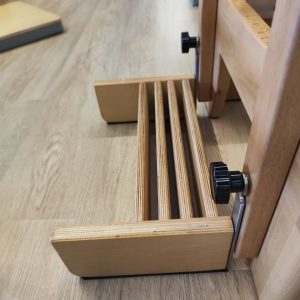 Suport multifuncțional pentru accesorii Reformer – Jumpboard & Barre